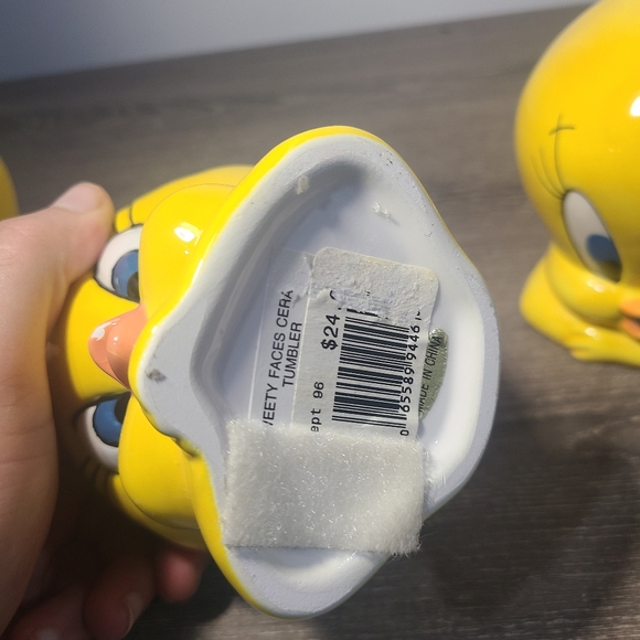 Tweety Bird Bathroom Set - Picture 4 of 4